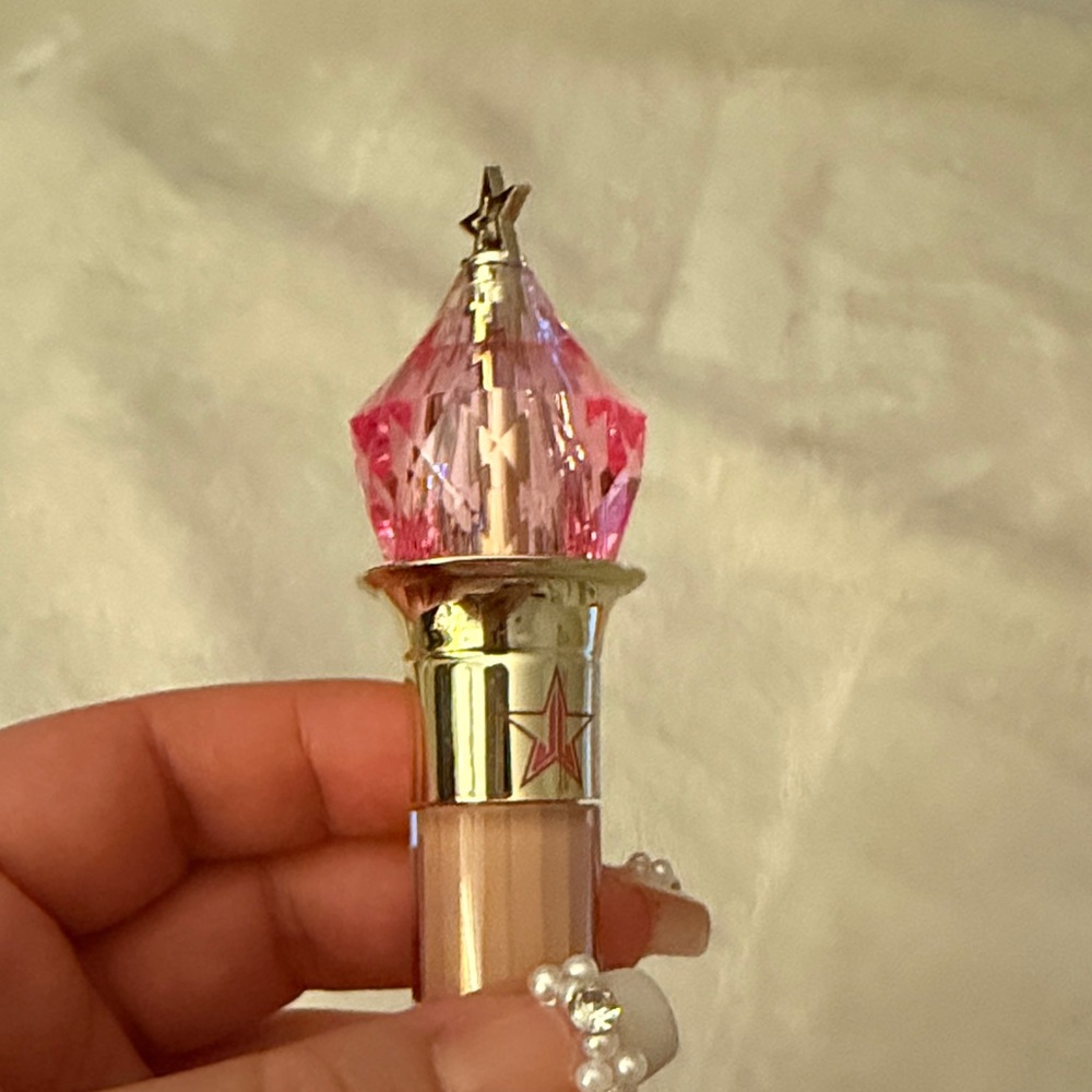 Jeffrey Star Magic Star Concealer #C15.5 - Picture 4 of 5